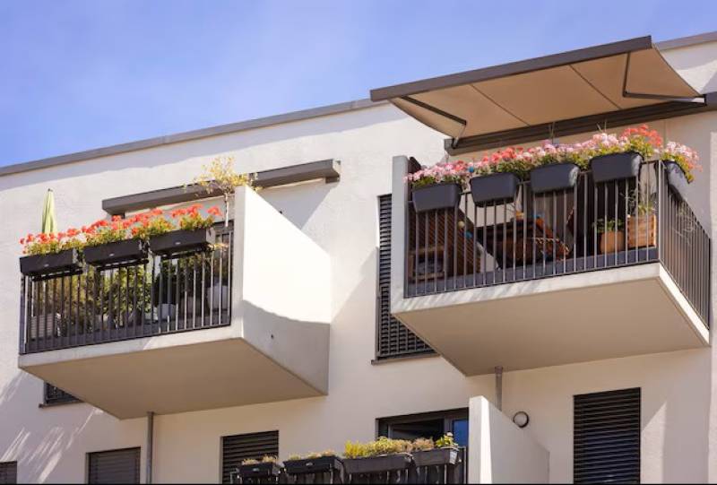 Store pour balcon à Bordeaux comment se protéger du soleil sans perdre en espace ni en confort ?